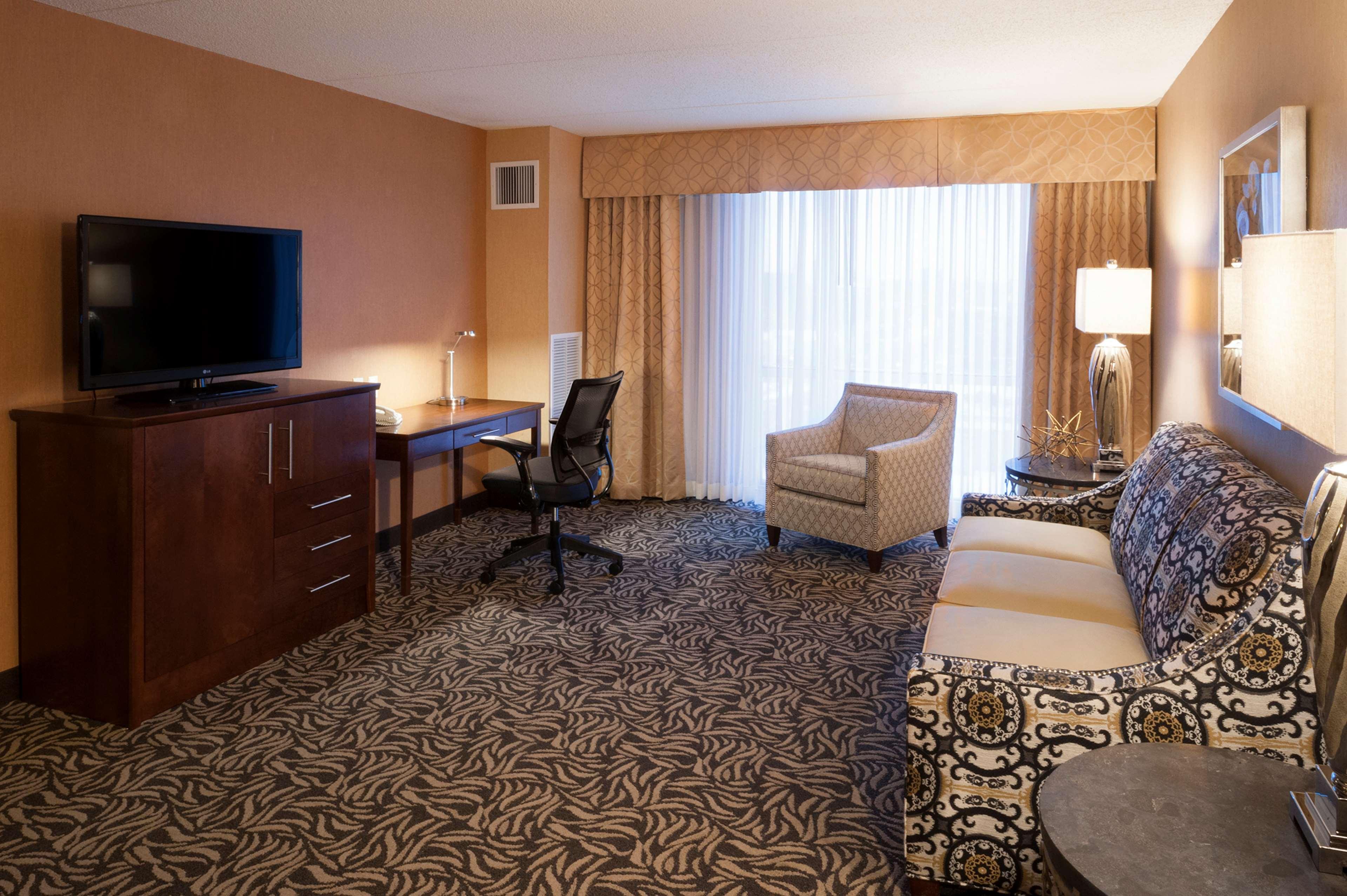 Doubletree By Hilton Bay City - Riverfront Екстериор снимка