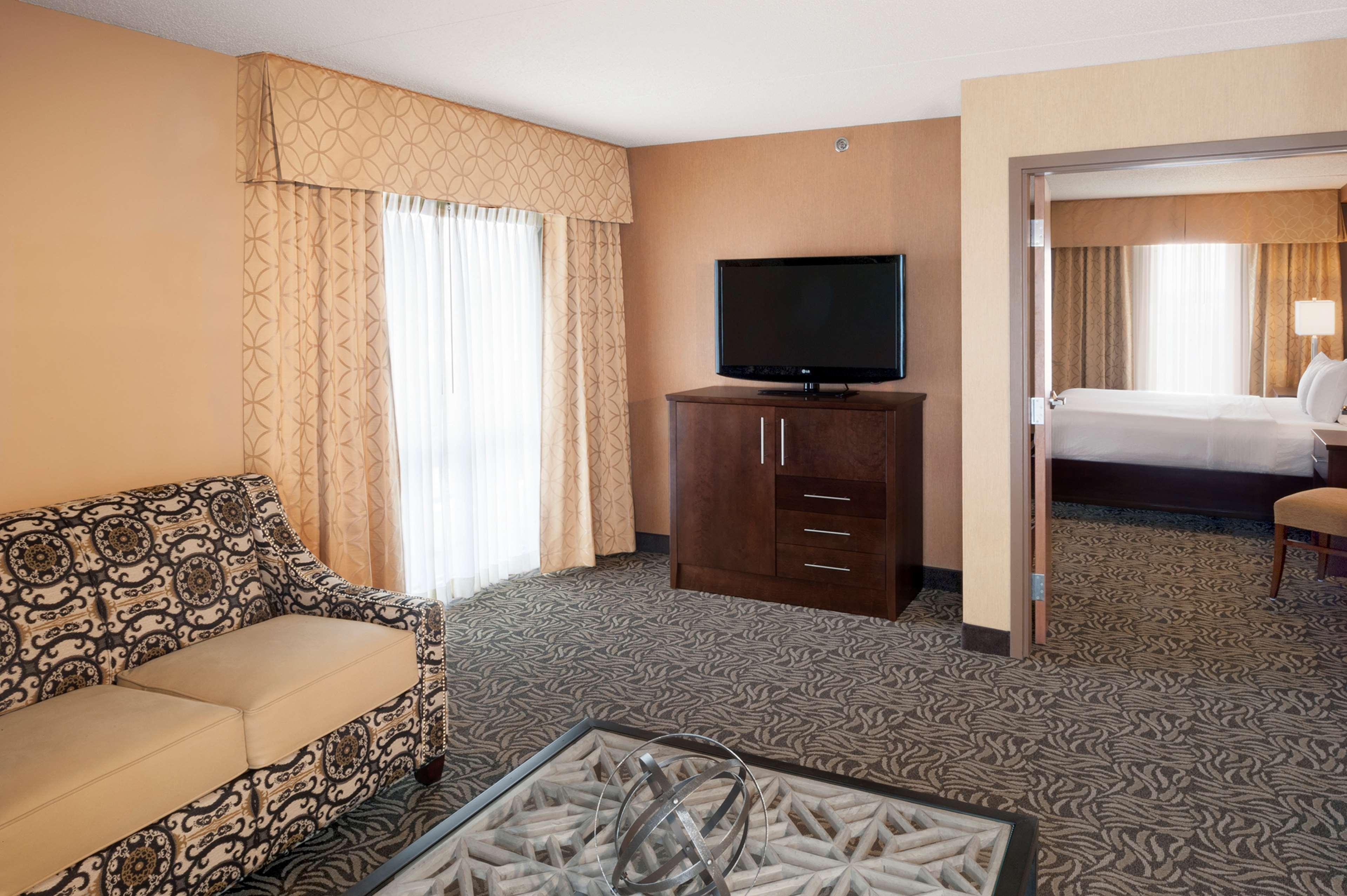 Doubletree By Hilton Bay City - Riverfront Екстериор снимка