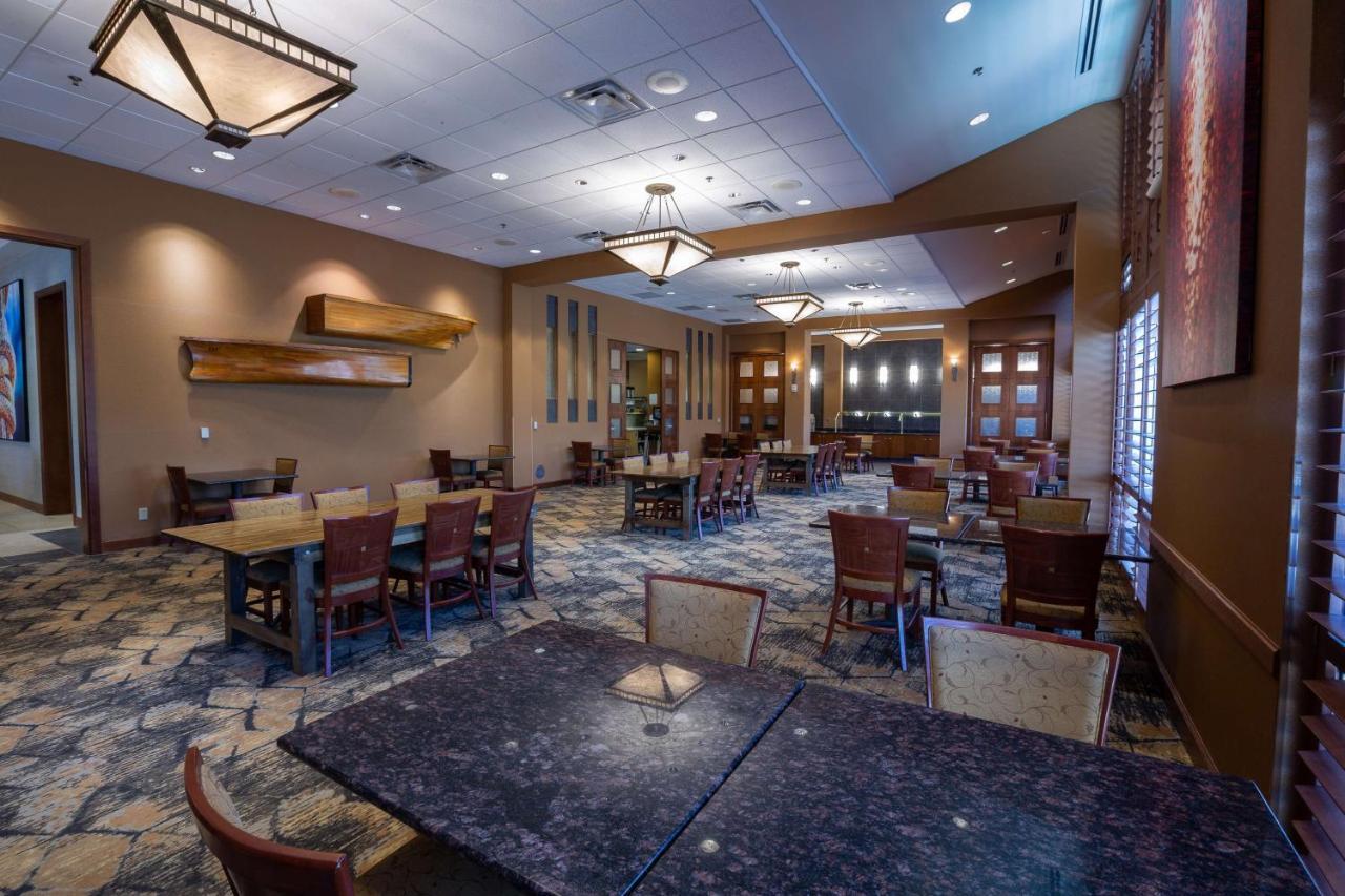 Doubletree By Hilton Bay City - Riverfront Екстериор снимка