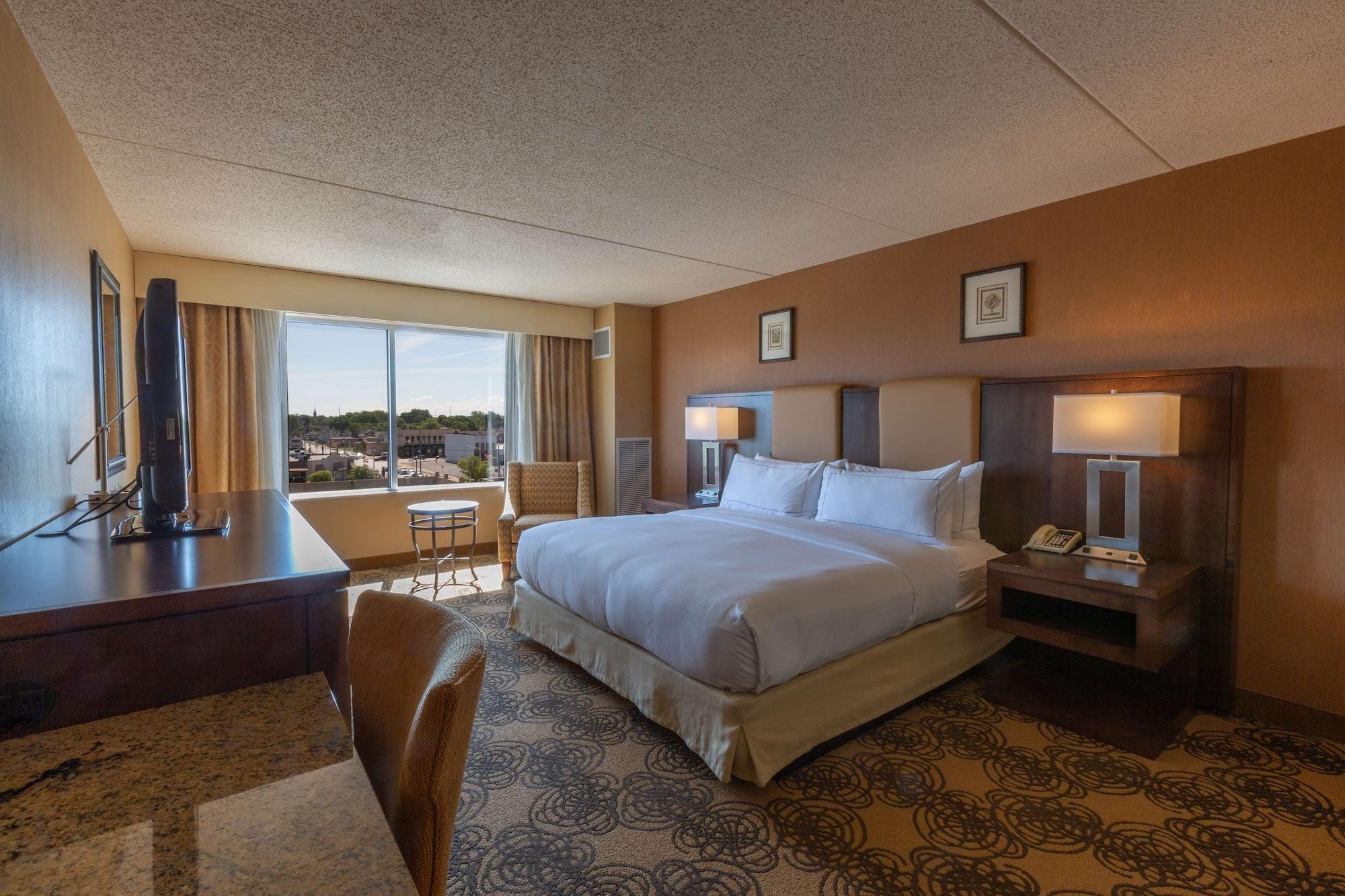 Doubletree By Hilton Bay City - Riverfront Екстериор снимка