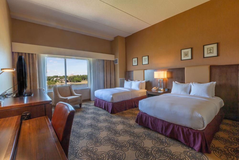 Doubletree By Hilton Bay City - Riverfront Екстериор снимка