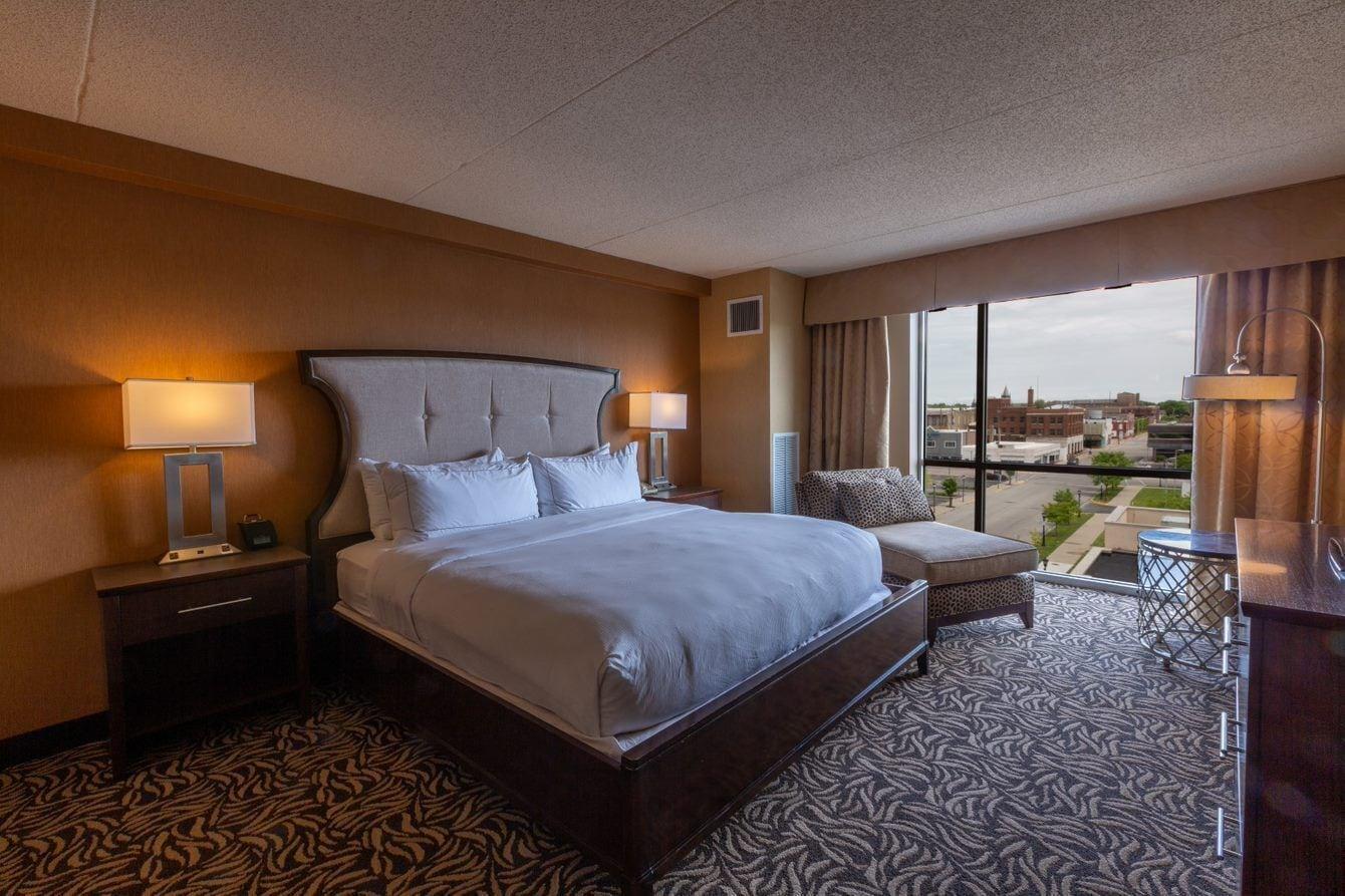 Doubletree By Hilton Bay City - Riverfront Екстериор снимка