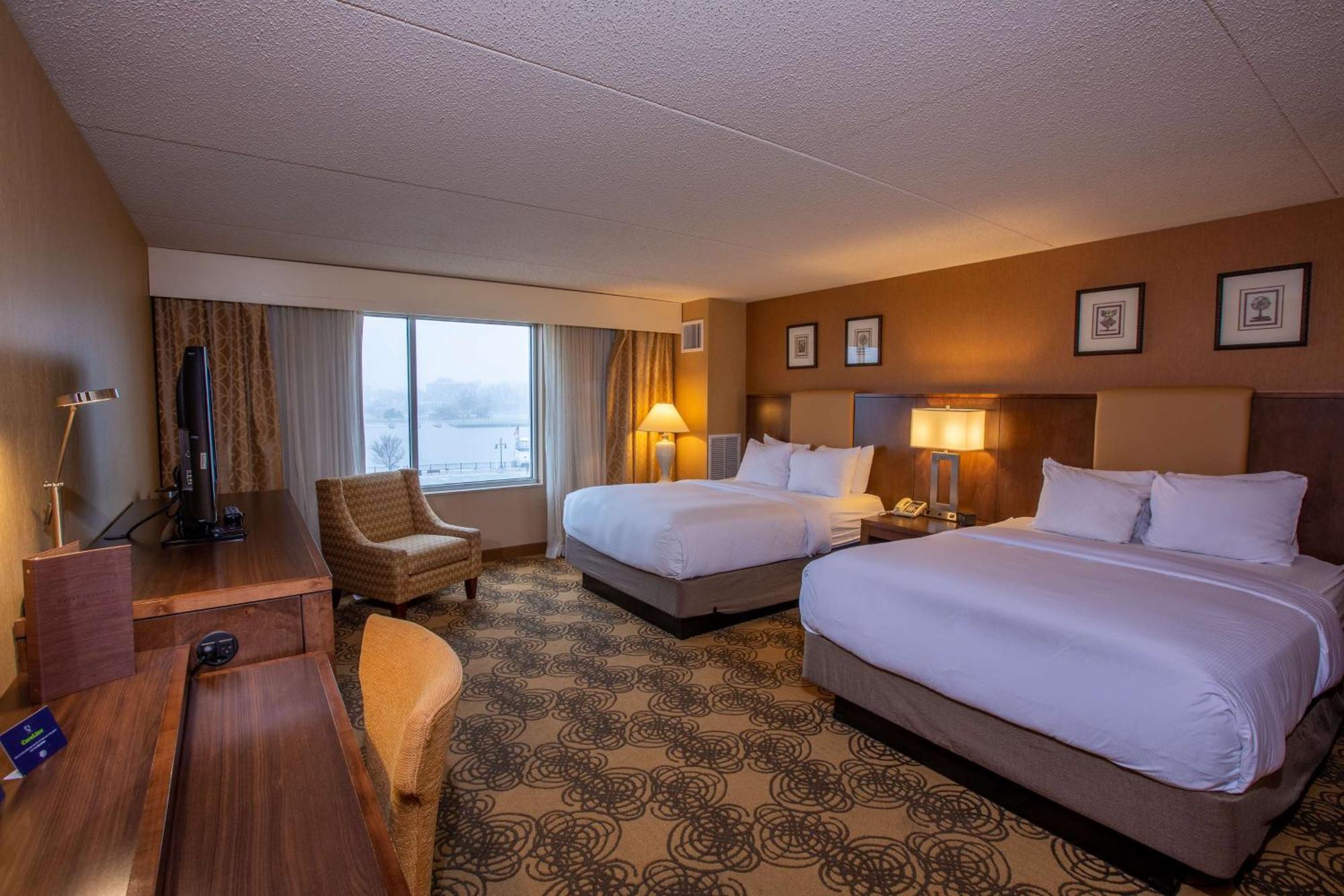 Doubletree By Hilton Bay City - Riverfront Екстериор снимка