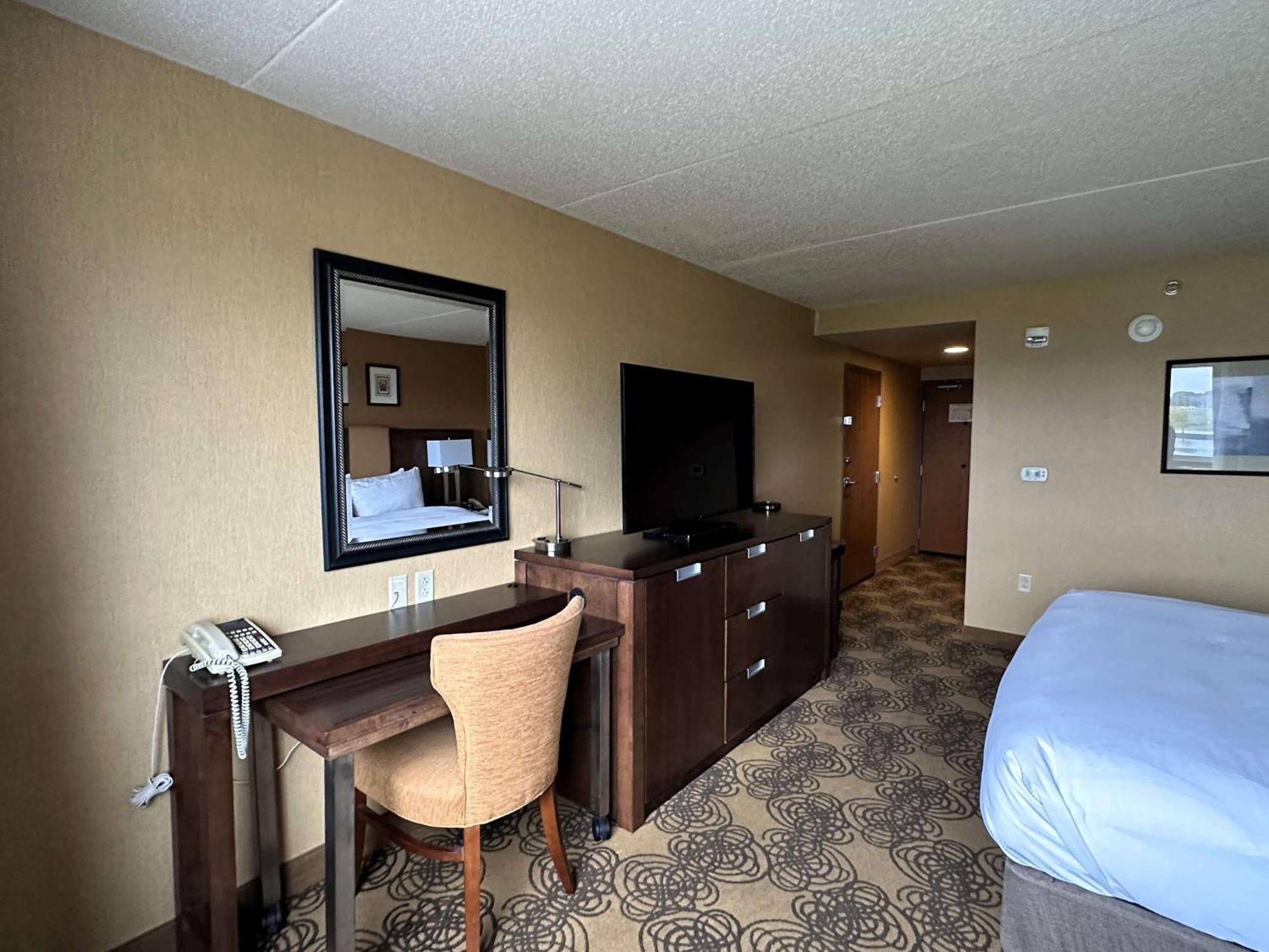Doubletree By Hilton Bay City - Riverfront Екстериор снимка